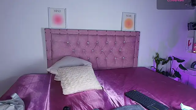 Snapshot of April_Scarlett chatting on 11-05-25, 09:48 April Scarlett online show from 11-05-25, 09:48