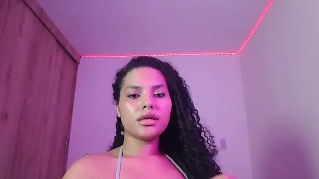 Snapshot of abril_ricci chatting on 09-30-25, 04:17 abril ricci online show from 09-30-25, 04:17