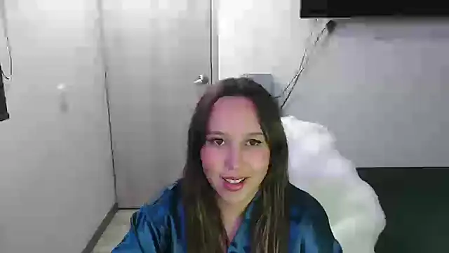 Skarlet Adams28 online show from 11-06-25, 07:59