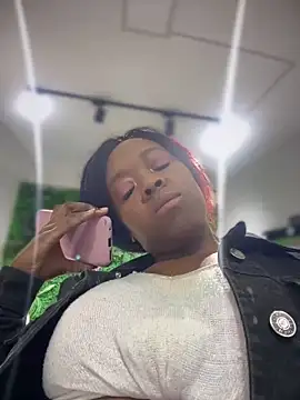 Snapshot of Thyana_LS chatting on 01-23-25, 04:37 Thyana LS online show from 01-23-25, 04:37