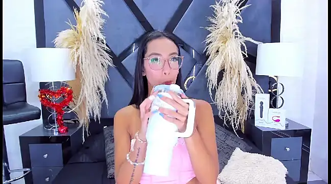 KylieWhite online show from 02-04-25, 04:18