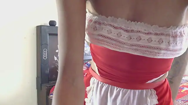 Snapshot of hazelperry chatting on 12-25-24, 10:06 hazelperry online show from 12-25-24, 10:06