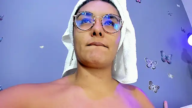 Kaira mosse online show from 10-21-25, 12:17