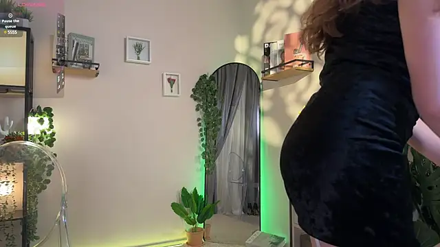 Snapshot of Julie_Rhodes chatting on 12-09-24, 07:07 Julie Rhodes online show from 12-09-24, 07:07