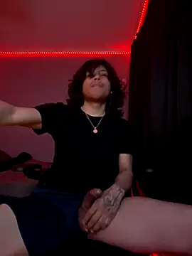 Snapshot of plutomf chatting on 10-16-25, 01:17 plutomf online show from 10-16-25, 01:17