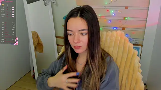 Snapshot of Bella_XO chatting on 12-27-24, 04:54 Bella XO online show from 12-27-24, 04:54