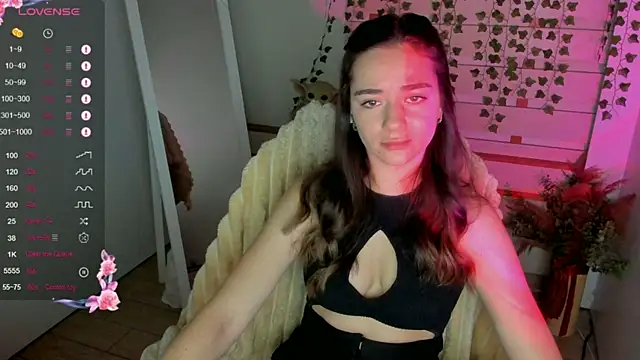 Snapshot of Bella_XO chatting on 09-23-25, 06:27 Bella XO online show from 09-23-25, 06:27