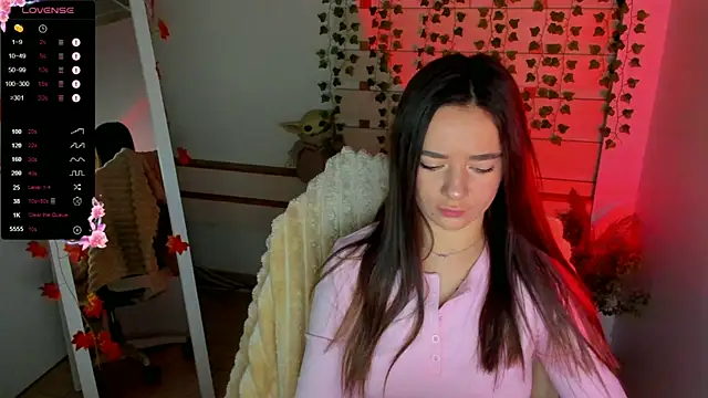 Snapshot of Bella_XO chatting on 10-12-25, 06:45 Bella XO online show from 10-12-25, 06:45