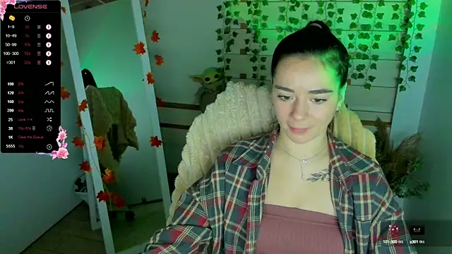 Snapshot of Bella_XO chatting on 10-13-25, 07:08 Bella XO online show from 10-13-25, 07:08