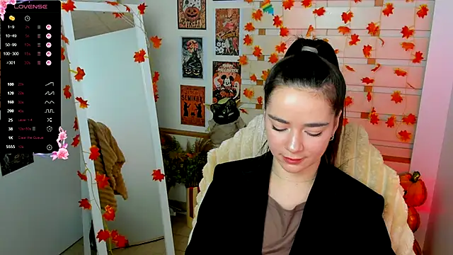 Snapshot of Bella_XO chatting on 10-25-25, 06:43 Bella XO online show from 10-25-25, 06:43