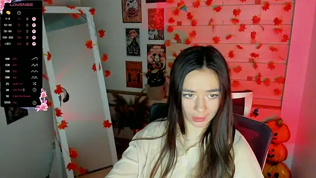 Snapshot of Bella_XO chatting on 10-30-25, 08:05 Bella XO online show from 10-30-25, 08:05