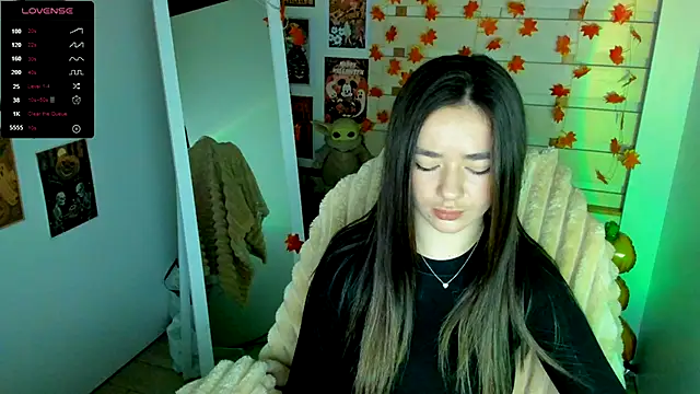 Bella XO online show from 11-17-25, 07:25