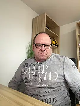 coupleLatinaLovers online show from 12-10-24, 12:05