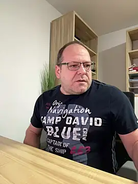 coupleLatinaLovers online show from 12-24-24, 06:11