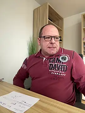 coupleLatinaLovers online show from 01-10-25, 09:34