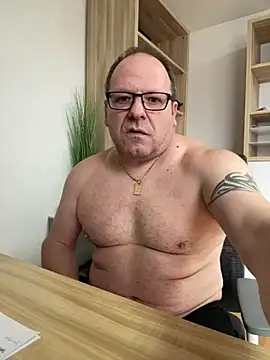 coupleLatinaLovers online show from 02-10-25, 09:14