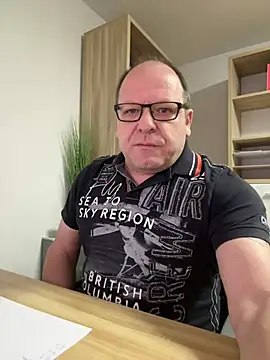 coupleLatinaLovers online show from 02-20-25, 06:06