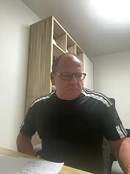 coupleLatinaLovers online show from 09-17-25, 04:47