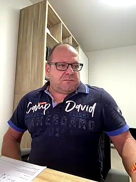 coupleLatinaLovers online show from 10-07-25, 05:04