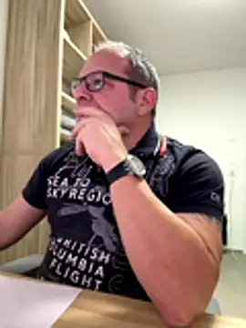 coupleLatinaLovers online show from 11-27-25, 06:37