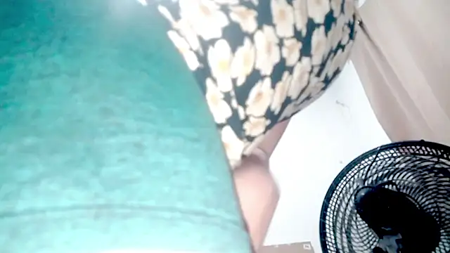 PetiteIvoryQueen19 online show from 12-05-25, 03:15