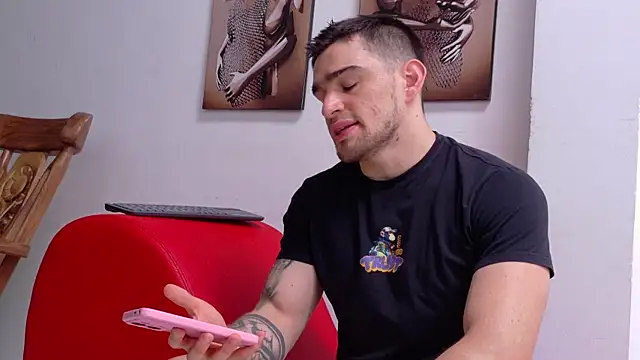 Sexy Alejandro  online show from 04-01-26, 07:33