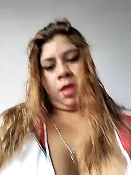 Laura-Hernandez online show from 01-10-25, 03:58