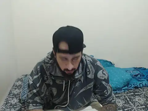 Snapshot of leonamable12 chatting on 02-25-26, 05:06 leonamable12 online show from 02-25-26, 05:06