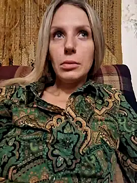 YourJuliena online show from 12-31-24, 07:51