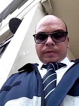 Snapshot of Camilo-31RI chatting on 02-16-26, 04:47 Camilo-31RI online show from 02-16-26, 04:47