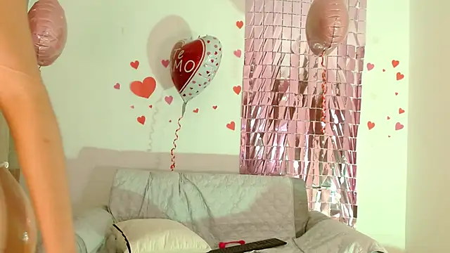 Maia W10 online show from 03-13-25, 04:01