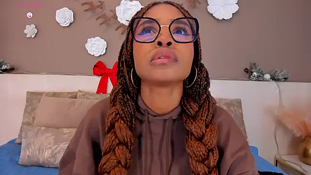 Snapshot of AriaFoster chatting on 12-15-25, 03:44 AriaFoster online show from 12-15-25, 03:44