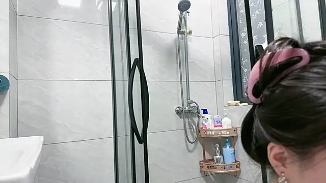 Snapshot of Fairy-HF chatting on 03-10-25, 09:43 Fairy-HF online show from 03-10-25, 09:43