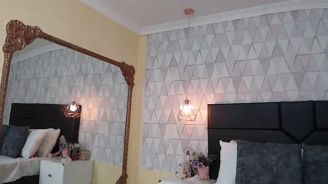 JustinePerry online show from 09-17-25, 03:19