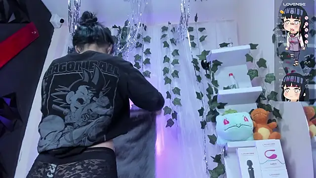 Snapshot of tokito_mitsuri chatting on 12-18-25, 12:44 tokito mitsuri online show from 12-18-25, 12:44