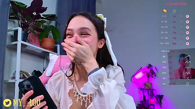 Snapshot of MyLou_ chatting on 10-30-25, 04:19 MyLou online show from 10-30-25, 04:19