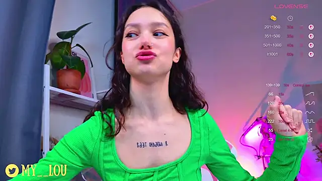 Snapshot of MyLou_ chatting on 11-09-25, 03:10 MyLou online show from 11-09-25, 03:10