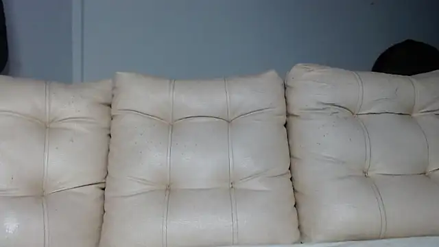 Snapshot of alexandra_lorens chatting on 10-29-25, 04:15 alexandra lorens online show from 10-29-25, 04:15