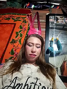 Snapshot of samy-blonde chatting on 09-18-25, 11:45 samy-blonde online show from 09-18-25, 11:45