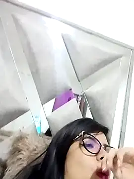 evelingjoyy online show from 12-19-25, 09:44