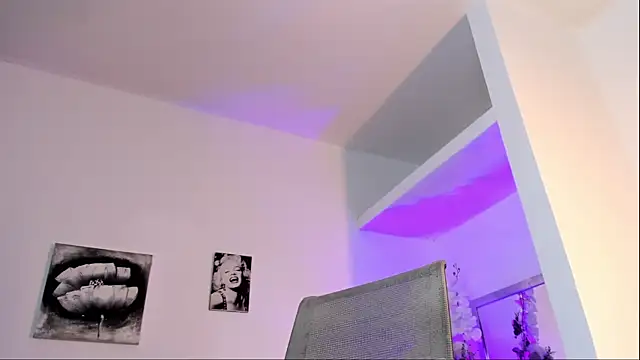 Snapshot of La_Perversa69 chatting on 09-15-25, 07:03 La Perversa69 online show from 09-15-25, 07:03