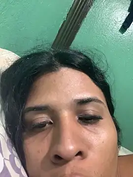 Snapshot of La_Perversa69 chatting on 10-22-25, 12:00 La Perversa69 online show from 10-22-25, 12:00