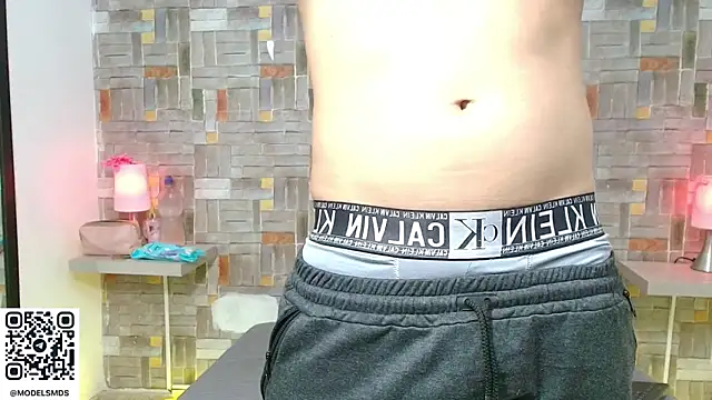 Snapshot of aaron_antonella_mds chatting on 11-15-25, 08:27 aaron antonella mds online show from 11-15-25, 08:27