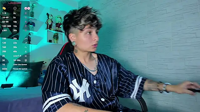 ZuryRamirez  online show from 11-10-25, 09:03