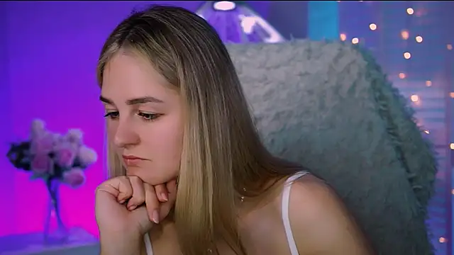 DeboraLarson online show from 09-11-25, 04:12