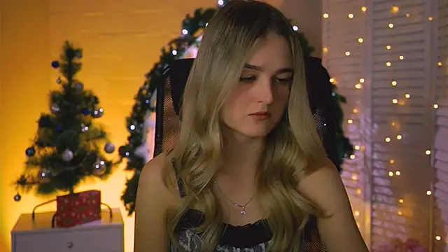 DeboraLarson online show from 12-20-25, 03:35