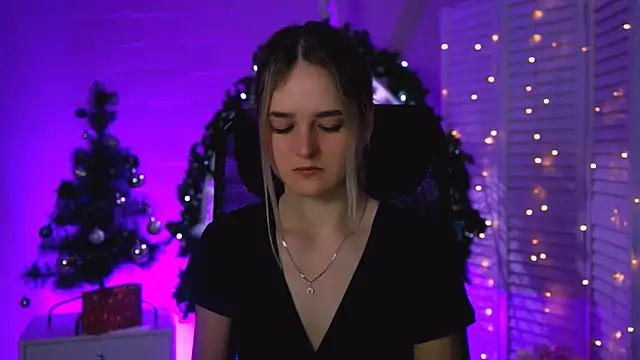 DeboraLarson online show from 12-23-25, 03:15