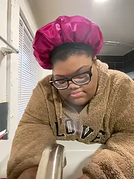 Snapshot of dondivax3 chatting on 03-06-25, 10:47 dondivax3 online show from 03-06-25, 10:47