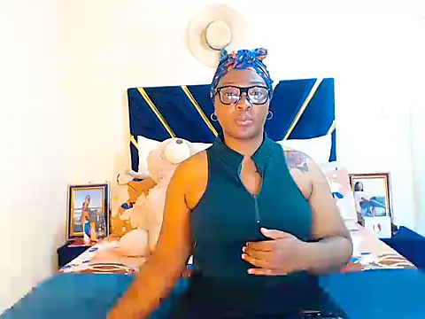 Snapshot of veronica1xxx chatting on 02-05-26, 12:48 veronica1xxx online show from 02-05-26, 12:48