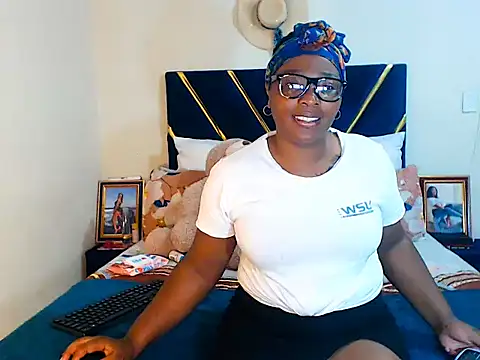 Snapshot of veronica1xxx chatting on 02-06-26, 08:12 veronica1xxx online show from 02-06-26, 08:12